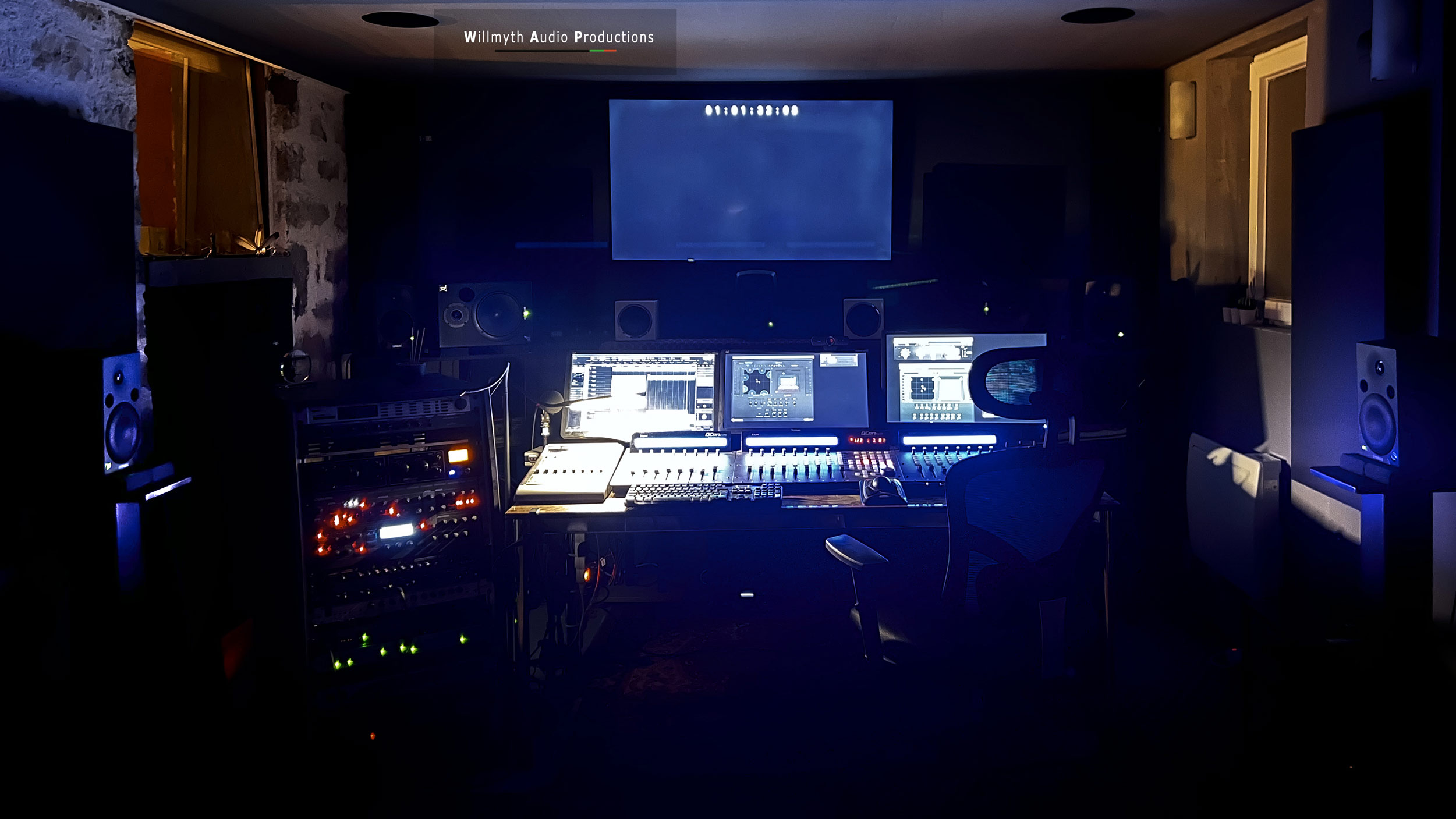 Salle de mixage Studio W.A.P dans l'obscurité